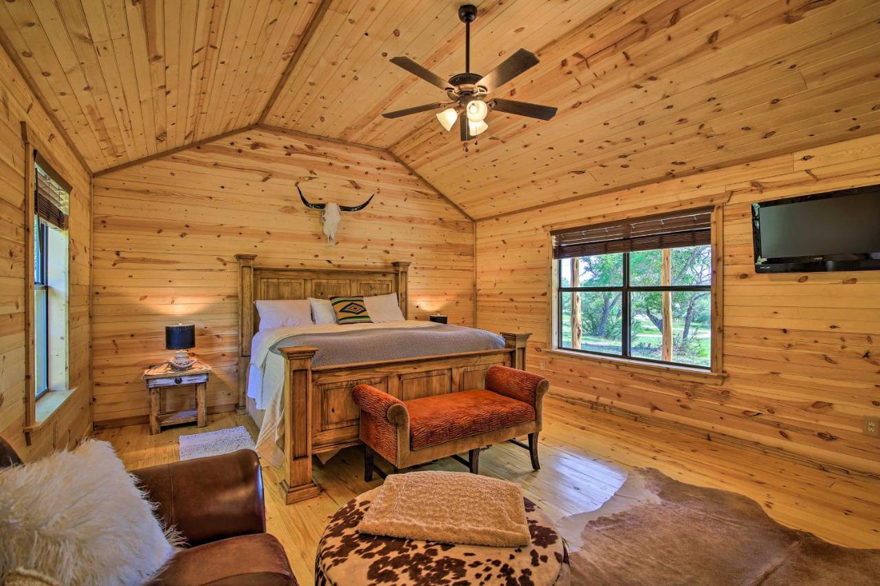 Rustic-Chic Country Cabin - 10 Mi To Main Street! Fredericksburg Bagian luar foto