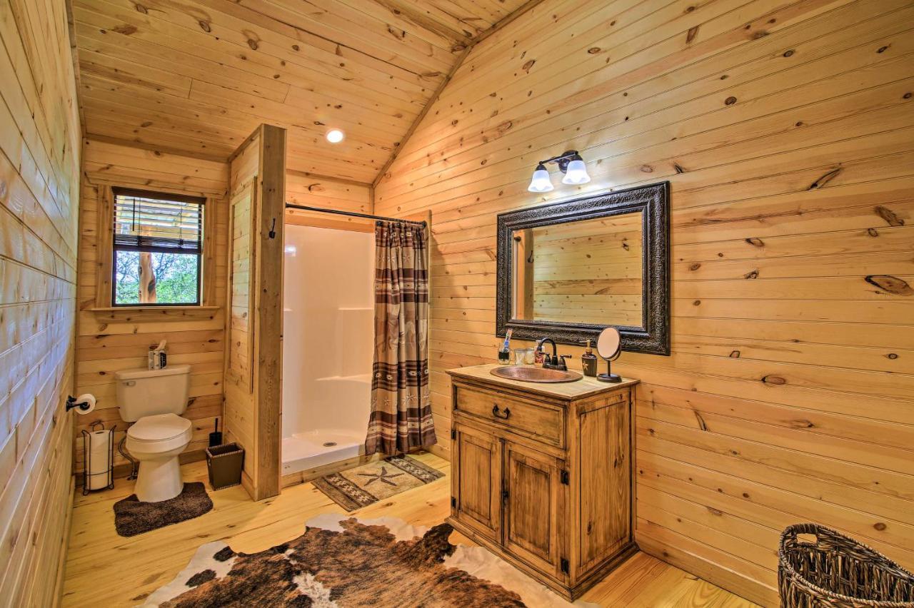 Rustic-Chic Country Cabin - 10 Mi To Main Street! Fredericksburg Bagian luar foto