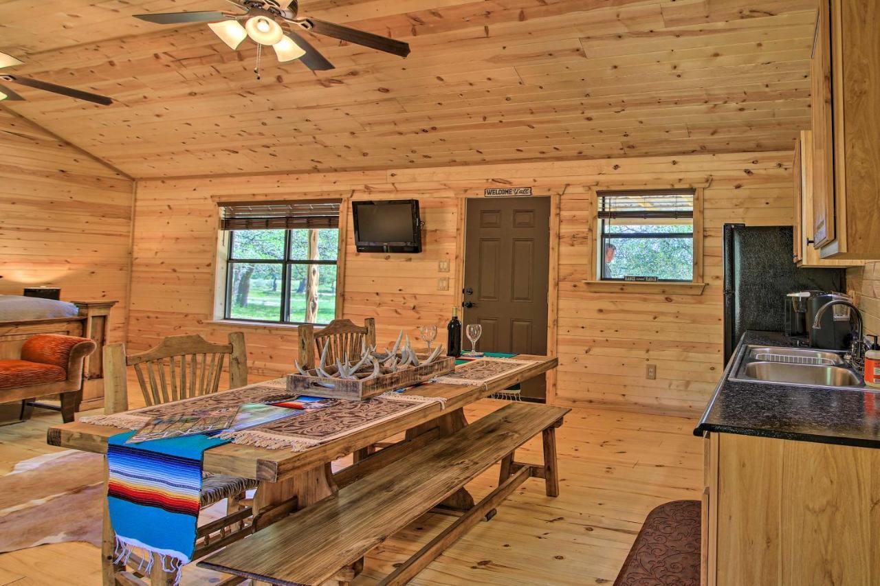 Rustic-Chic Country Cabin - 10 Mi To Main Street! Fredericksburg Bagian luar foto