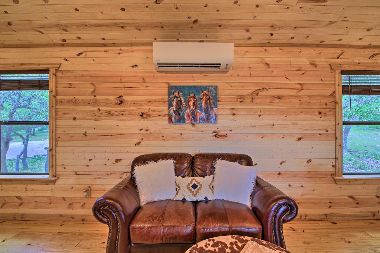 Rustic-Chic Country Cabin - 10 Mi To Main Street! Fredericksburg Bagian luar foto