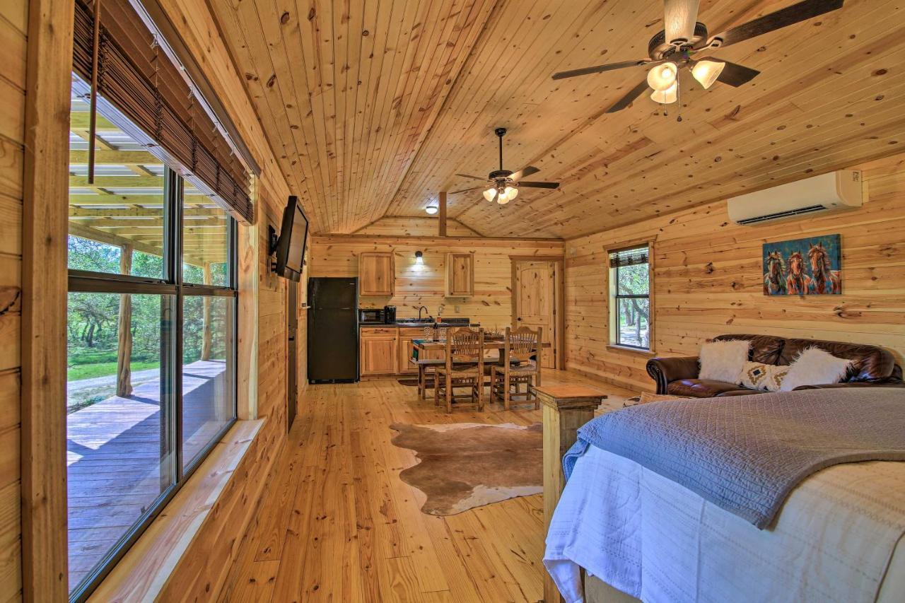Rustic-Chic Country Cabin - 10 Mi To Main Street! Fredericksburg Bagian luar foto