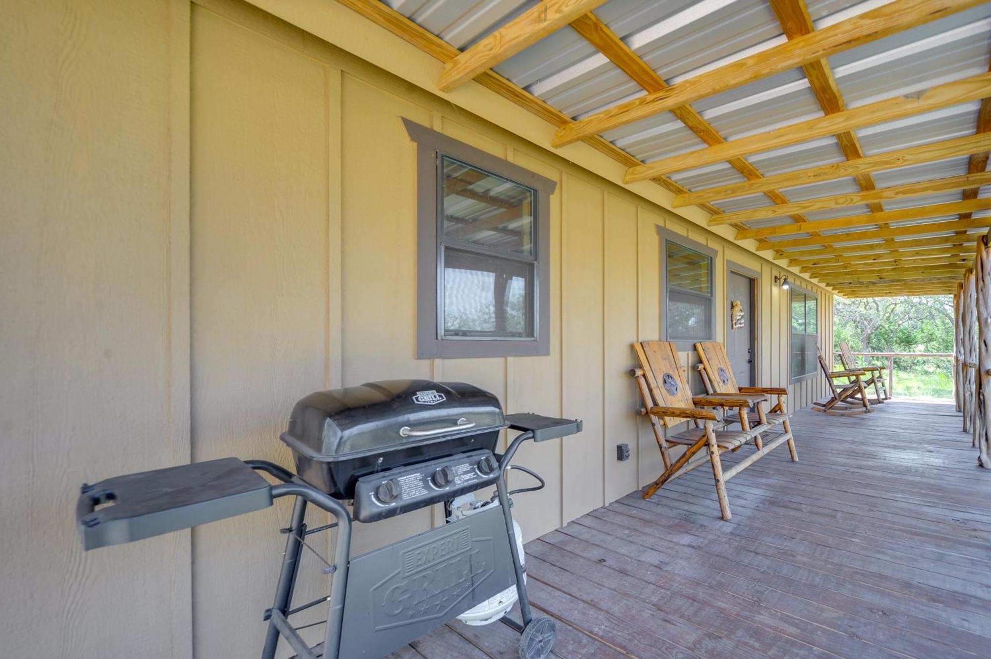 Rustic-Chic Country Cabin - 10 Mi To Main Street! Fredericksburg Bagian luar foto