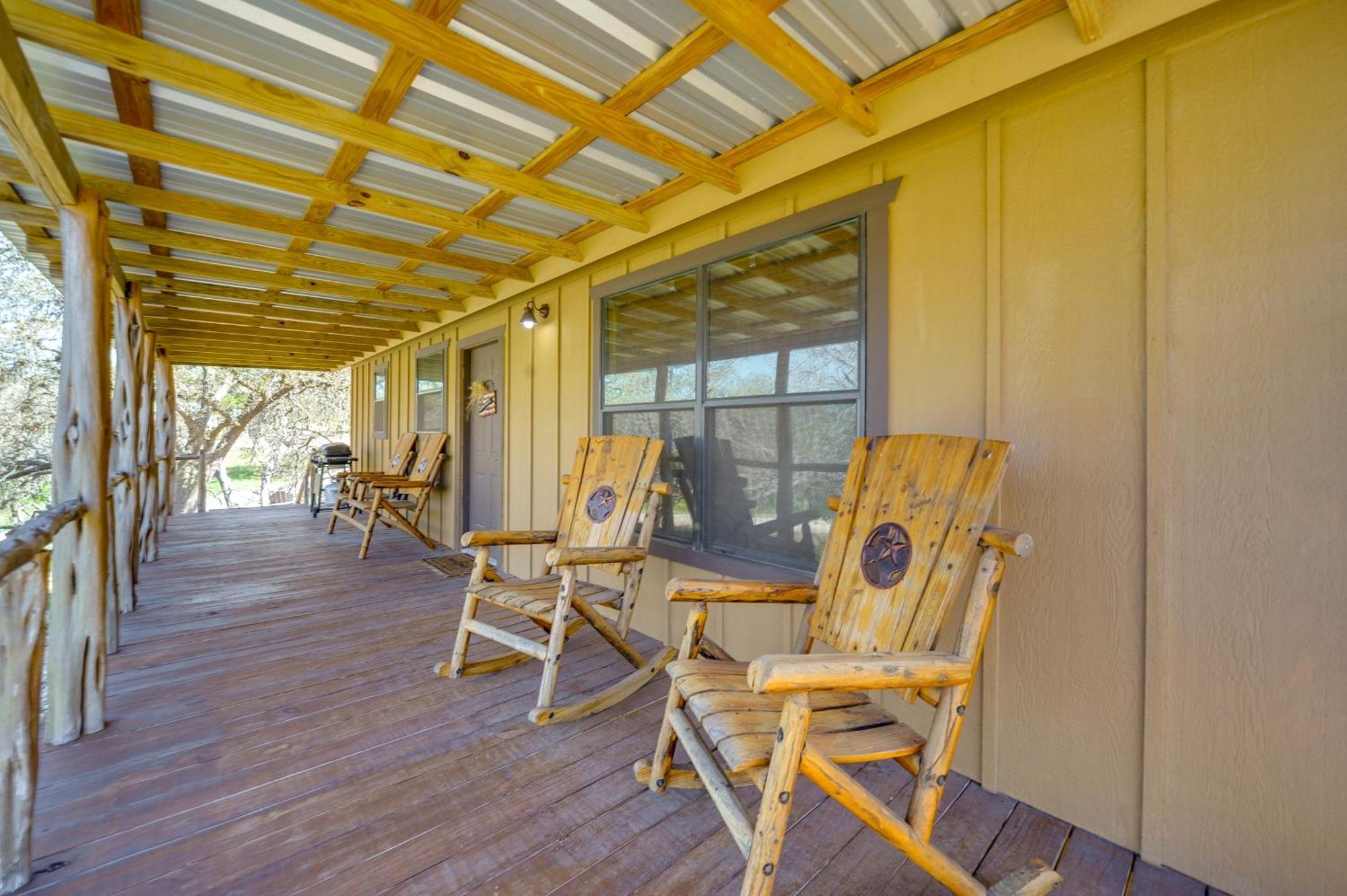 Rustic-Chic Country Cabin - 10 Mi To Main Street! Fredericksburg Bagian luar foto