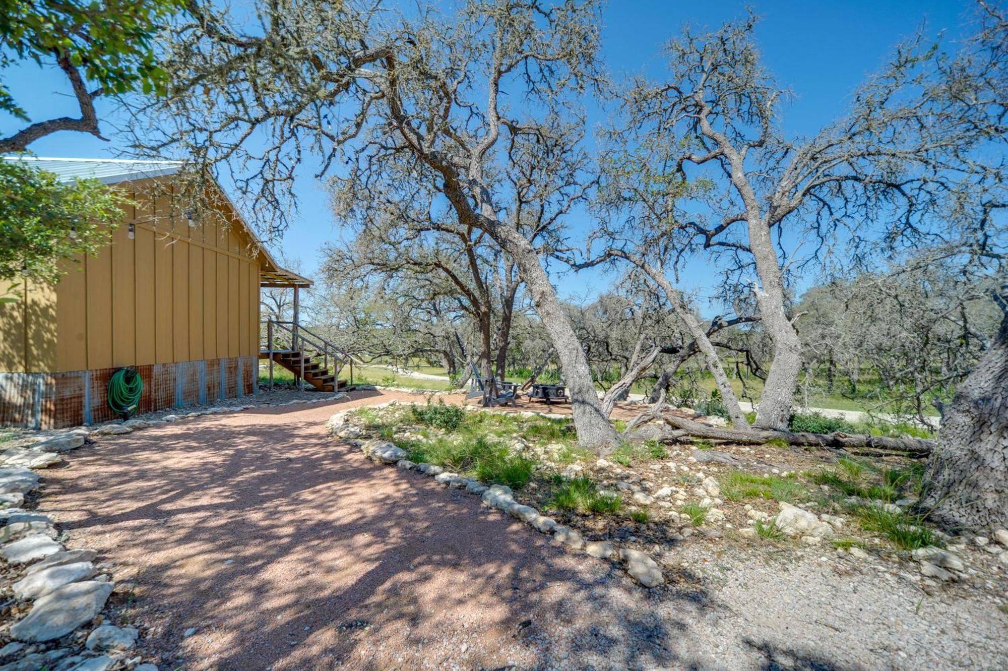Rustic-Chic Country Cabin - 10 Mi To Main Street! Fredericksburg Bagian luar foto