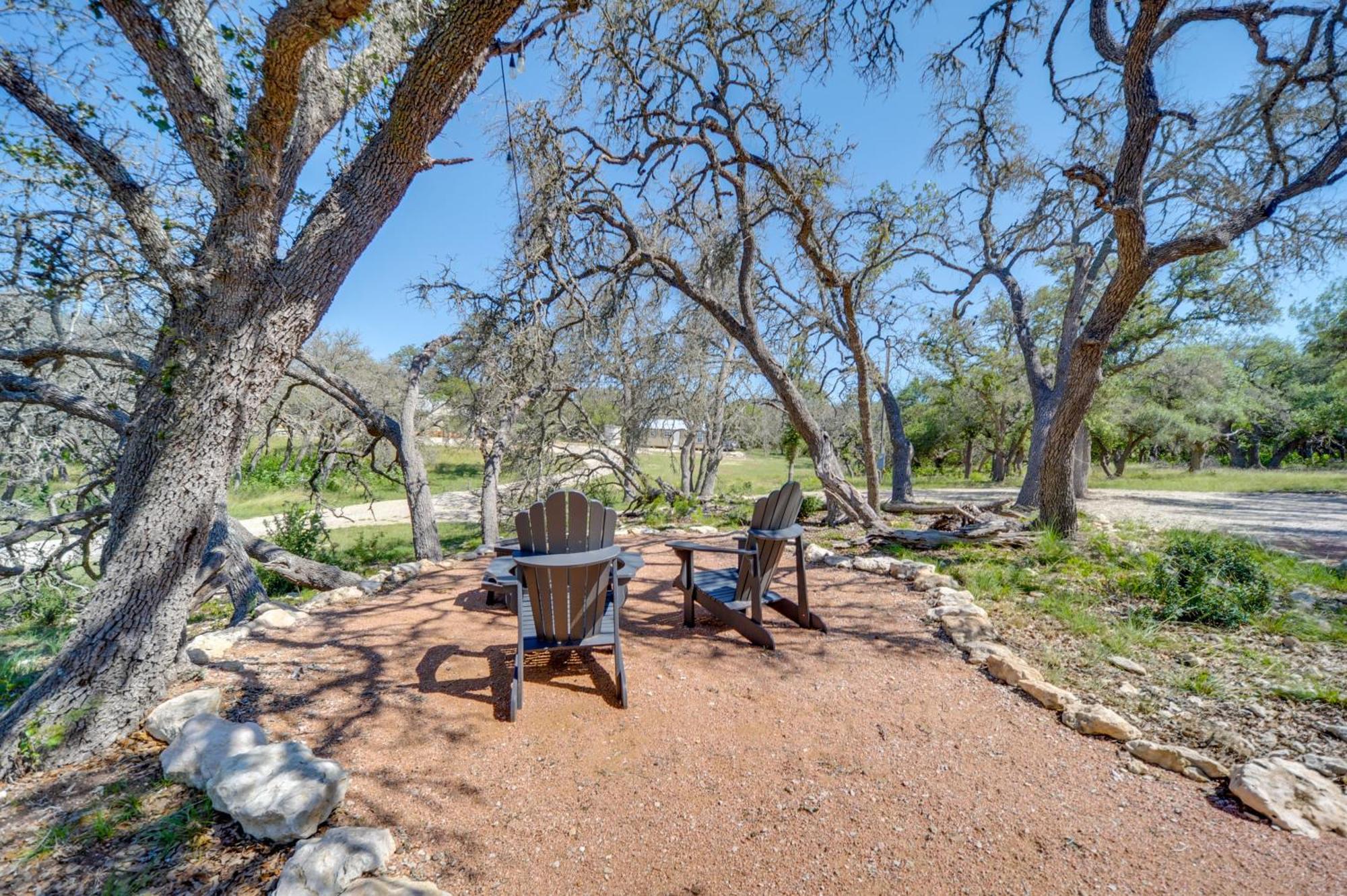 Rustic-Chic Country Cabin - 10 Mi To Main Street! Fredericksburg Bagian luar foto